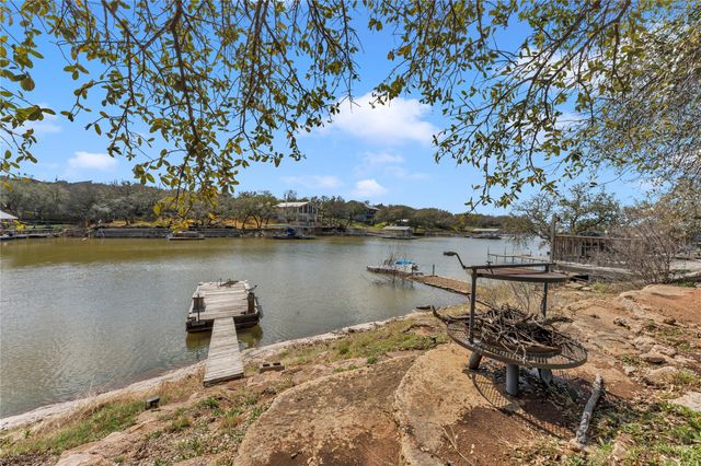 212 Baker LN, Burnet, TX 78611