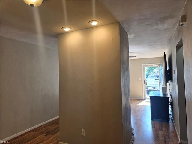 3924 Roebling LN, Virginia Beach, VA 23452