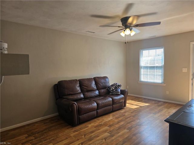 3924 Roebling LN, Virginia Beach, VA 23452
