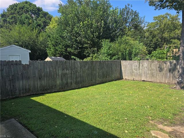 3924 Roebling LN, Virginia Beach, VA 23452