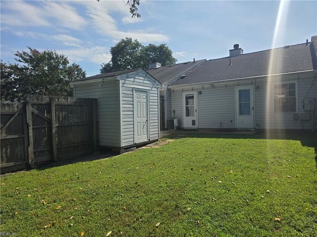 3924 Roebling LN, Virginia Beach, VA 23452