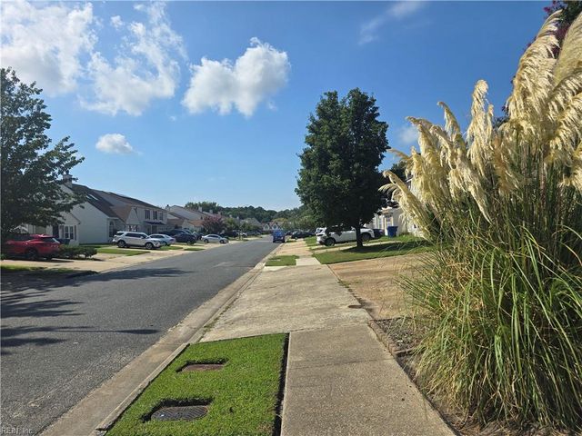 3924 Roebling LN, Virginia Beach, VA 23452