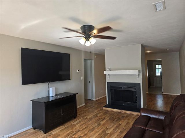 3924 Roebling LN, Virginia Beach, VA 23452