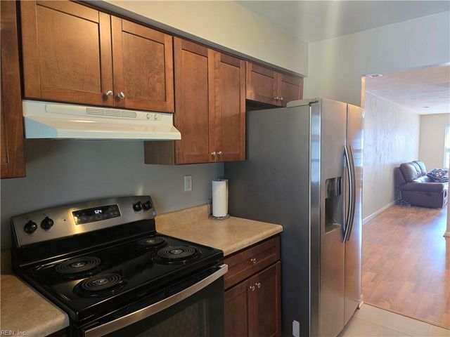 3924 Roebling LN, Virginia Beach, VA 23452