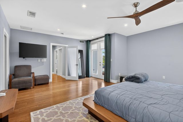 915 SE 2nd Court, Fort Lauderdale, FL 33301