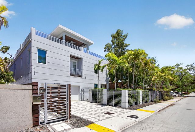 915 SE 2nd Court, Fort Lauderdale, FL 33301