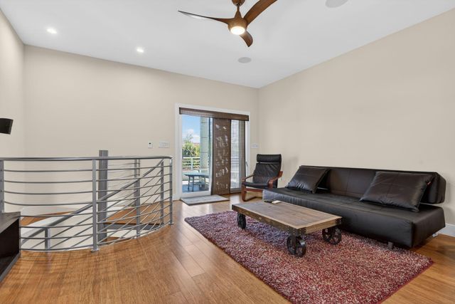 915 SE 2nd Court, Fort Lauderdale, FL 33301