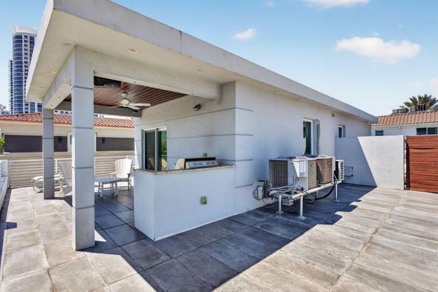 915 SE 2nd Court, Fort Lauderdale, FL 33301