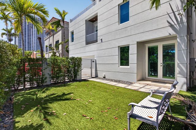 915 SE 2nd Court, Fort Lauderdale, FL 33301