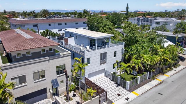 915 SE 2nd Court, Fort Lauderdale, FL 33301