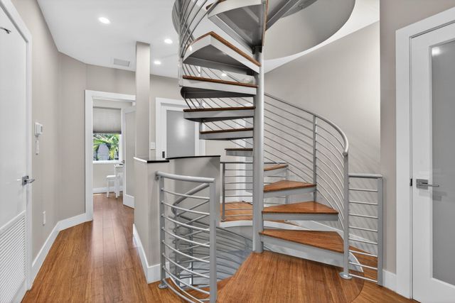 915 SE 2nd Court, Fort Lauderdale, FL 33301