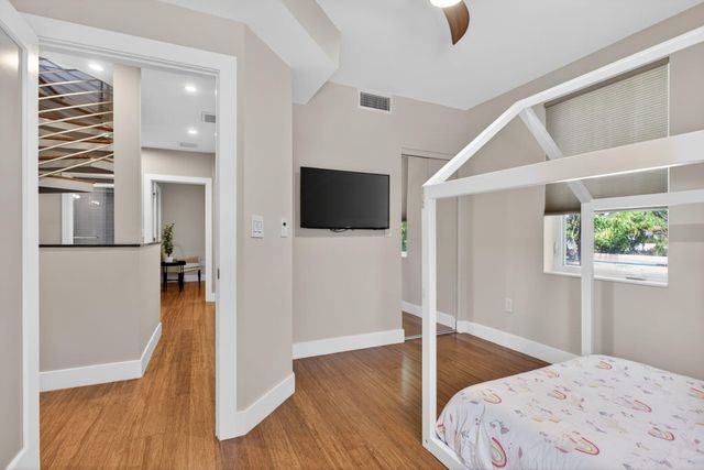915 SE 2nd Court, Fort Lauderdale, FL 33301