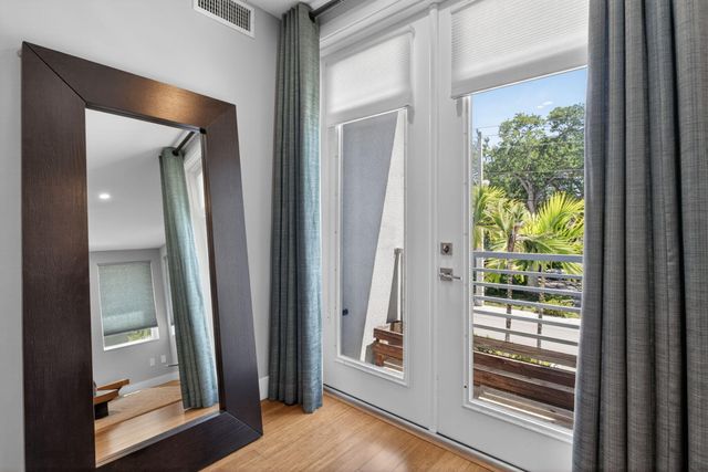 915 SE 2nd Court, Fort Lauderdale, FL 33301