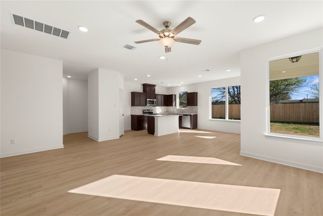 119 Adaline Bend, Mcgregor, TX 76657