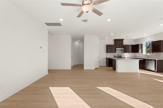 119 Adaline Bend, Mcgregor, TX 76657