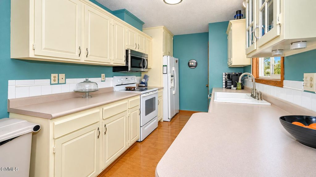 1309 17th Street SE, Mandan, ND 58554 photo 3