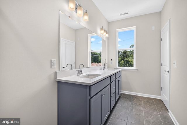 1103 GREENWICH DR, Princeton Junction, NJ 08550