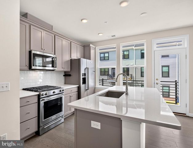 1103 GREENWICH DR, Princeton Junction, NJ 08550