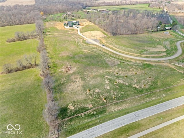 4901 Homestead Court, Zionsville, IN 46077