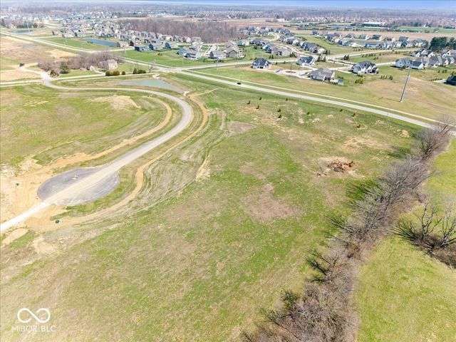 4901 Homestead Court, Zionsville, IN 46077