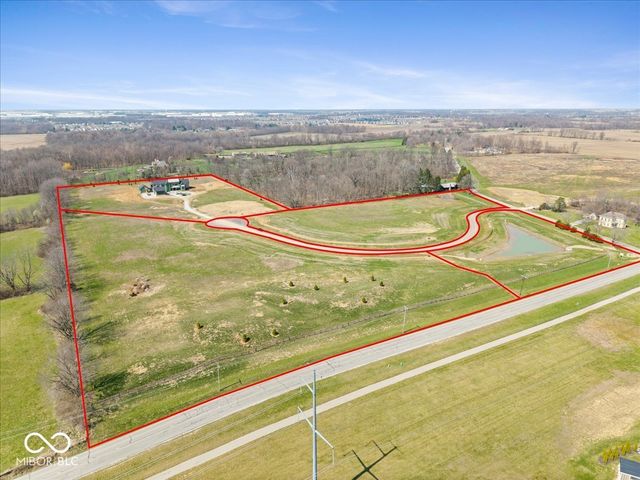 4901 Homestead Court, Zionsville, IN 46077