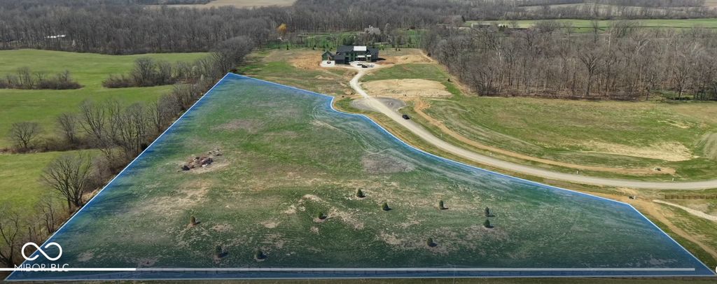 4901 Homestead Court, Zionsville, IN 46077