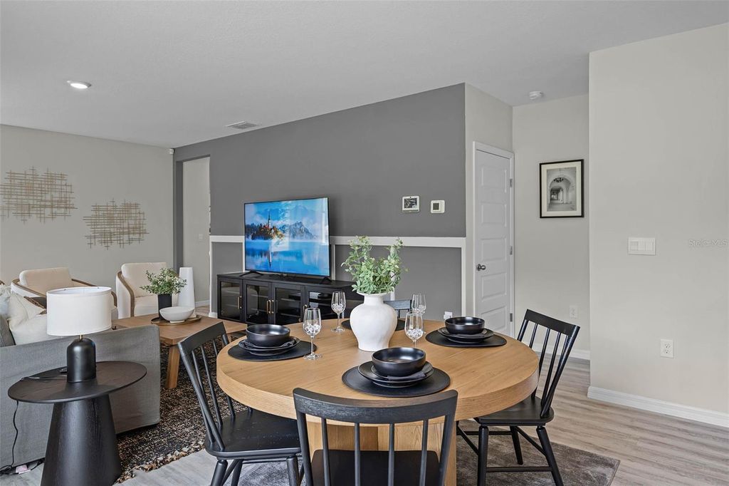 Image 5 of property listing at 5609 BROOK LANE, Haines City, FL 33844