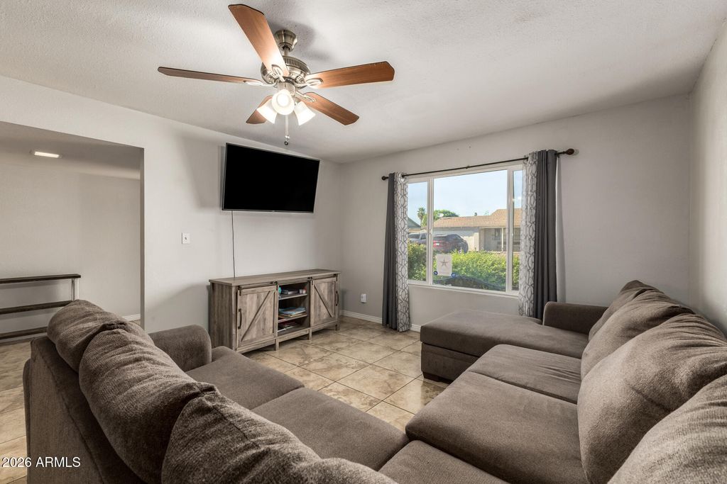 4419 W VOGEL Avenue, Glendale, AZ 85302 — photo 5