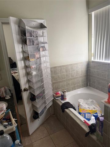 549 WHITE PLAINS AVENUE SW, Palm Bay, FL 32908