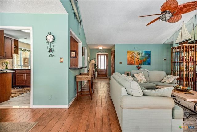 117 E Harbor Drive, Port Lavaca, TX 77979