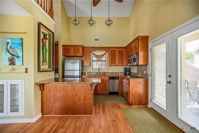117 E Harbor Drive, Port Lavaca, TX 77979