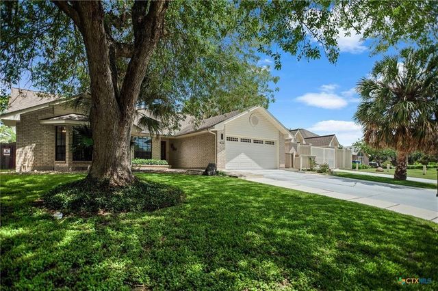 117 E Harbor Drive, Port Lavaca, TX 77979