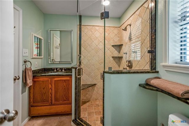 117 E Harbor Drive, Port Lavaca, TX 77979