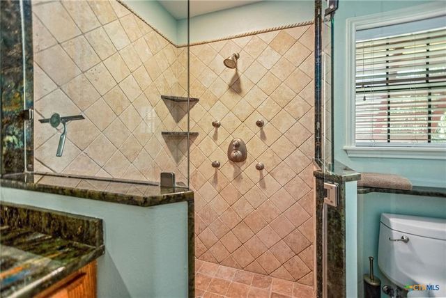 117 E Harbor Drive, Port Lavaca, TX 77979