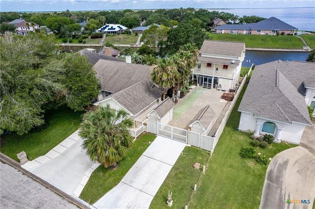 117 E Harbor Drive, Port Lavaca, TX 77979