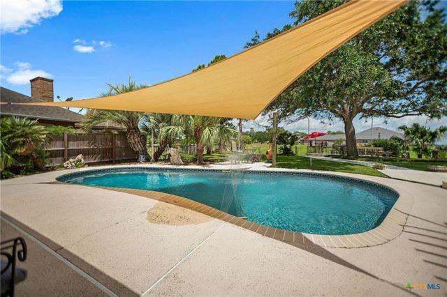 117 E Harbor Drive, Port Lavaca, TX 77979