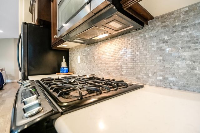 2007 E Walnut Avenue, Tulare, CA 93274