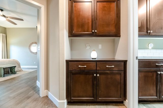 2007 E Walnut Avenue, Tulare, CA 93274