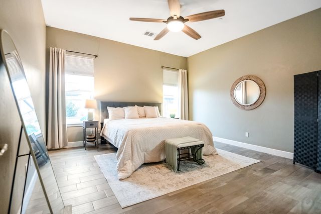 2007 E Walnut Avenue, Tulare, CA 93274