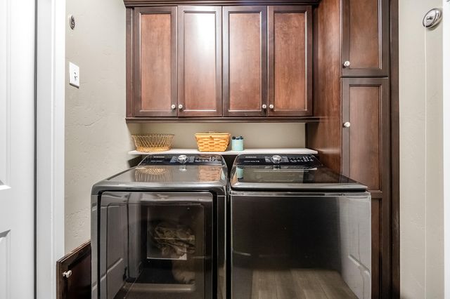 2007 E Walnut Avenue, Tulare, CA 93274