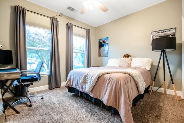 2007 E Walnut Avenue, Tulare, CA 93274