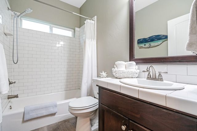 2007 E Walnut Avenue, Tulare, CA 93274