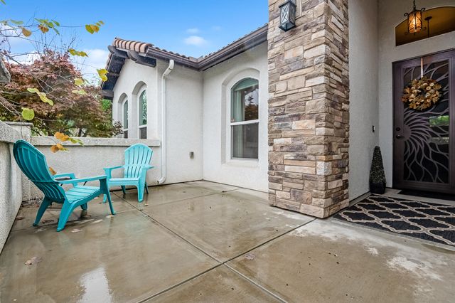 2007 E Walnut Avenue, Tulare, CA 93274