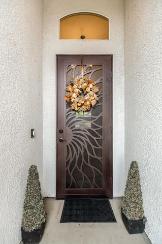 2007 E Walnut Avenue, Tulare, CA 93274