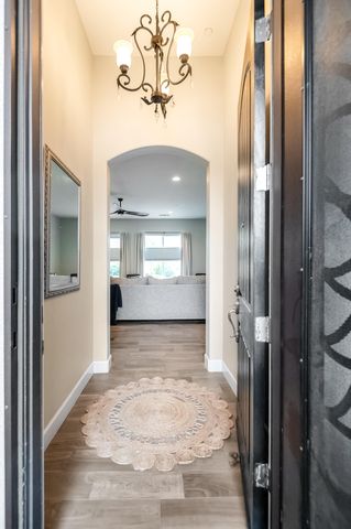 2007 E Walnut Avenue, Tulare, CA 93274