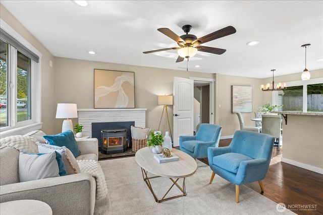 5910 178th Street SW, Lynnwood, WA 98037