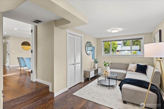 5910 178th Street SW, Lynnwood, WA 98037