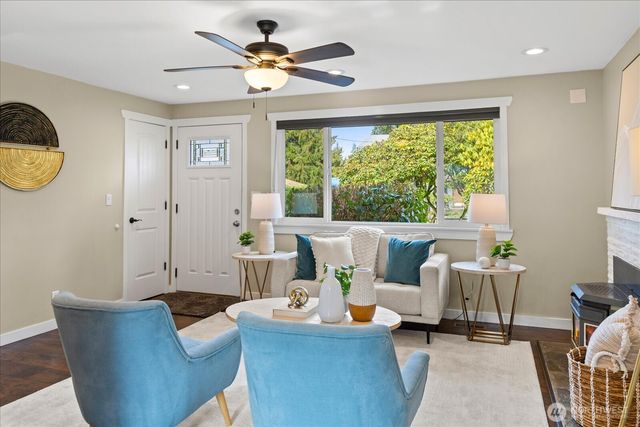 5910 178th Street SW, Lynnwood, WA 98037