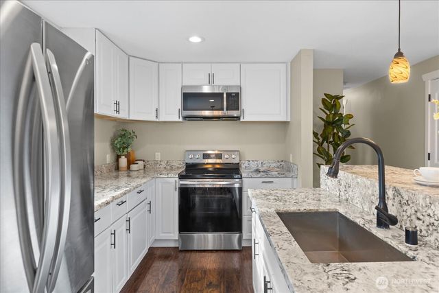 5910 178th Street SW, Lynnwood, WA 98037