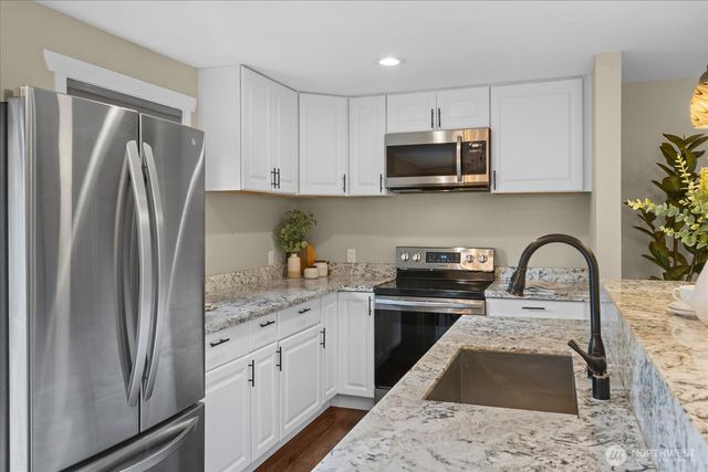 5910 178th Street SW, Lynnwood, WA 98037